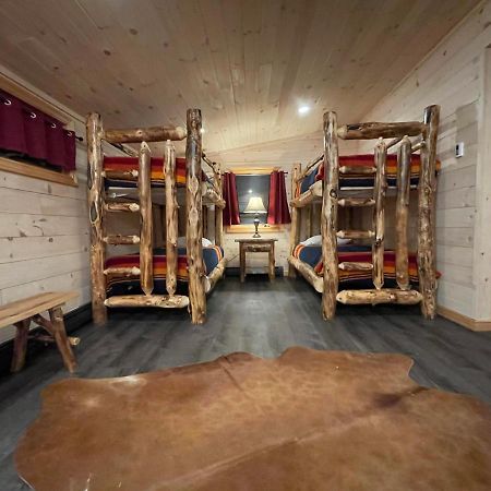 ホテルAdirondack Lake Cabins Indian Lake エクステリア 写真