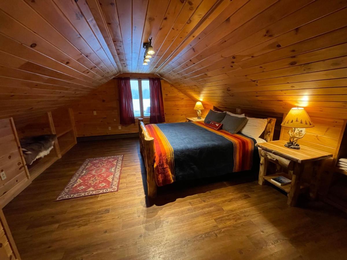 ホテルAdirondack Lake Cabins Indian Lake エクステリア 写真