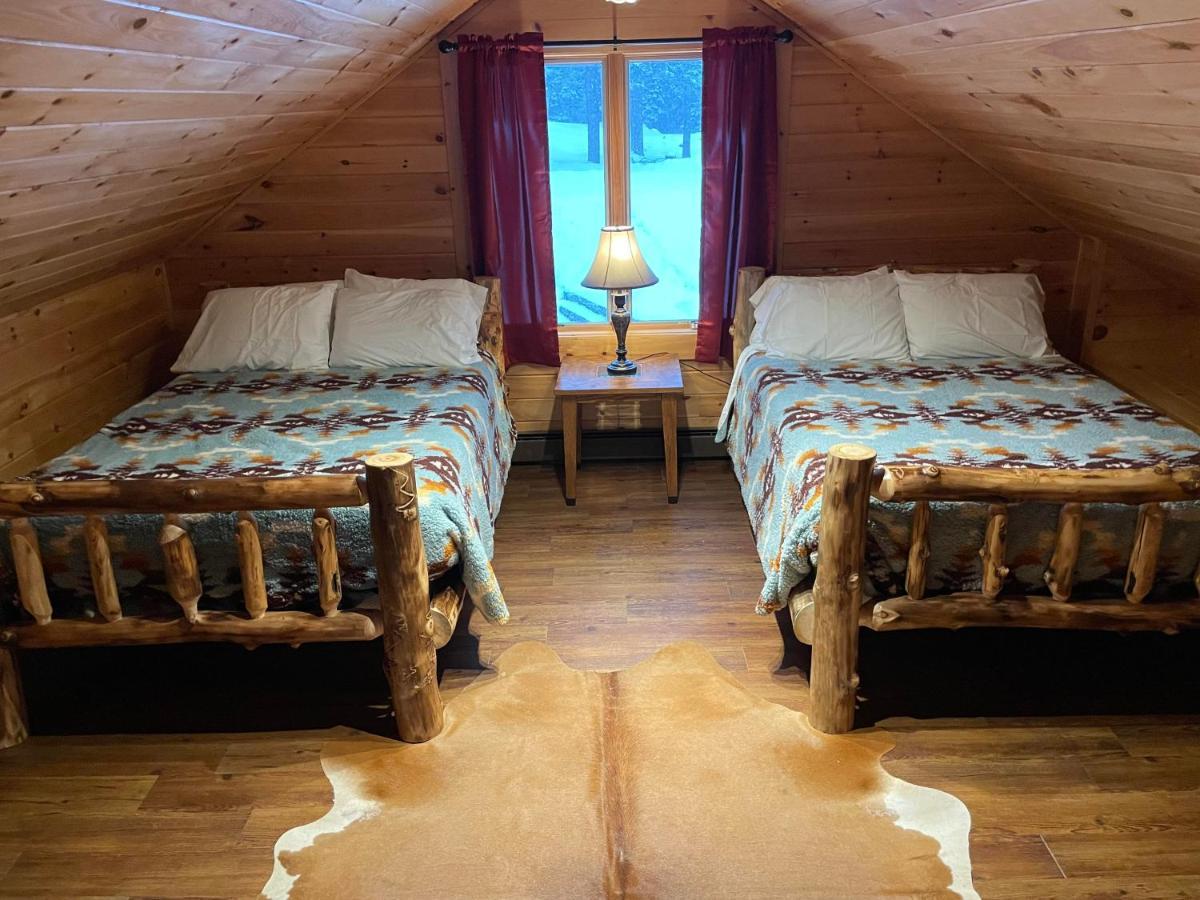 ホテルAdirondack Lake Cabins Indian Lake エクステリア 写真