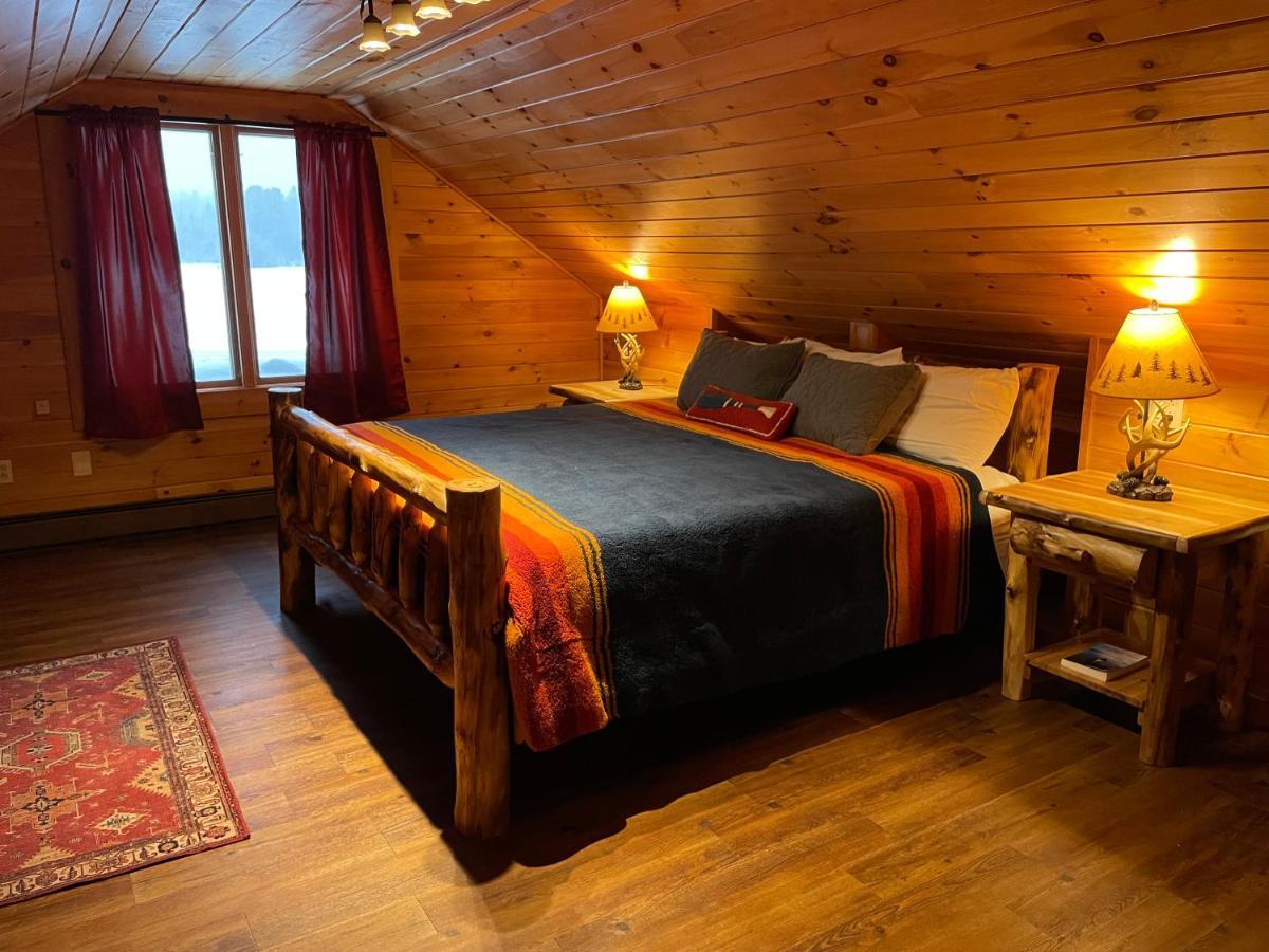 ホテルAdirondack Lake Cabins Indian Lake エクステリア 写真