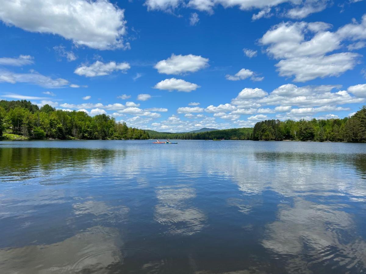 ホテルAdirondack Lake Cabins Indian Lake エクステリア 写真