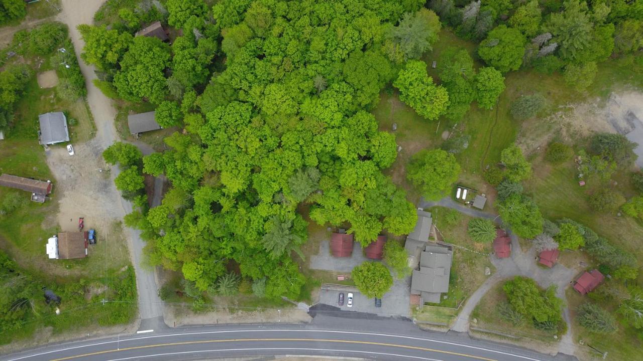 ホテルAdirondack Lake Cabins Indian Lake エクステリア 写真