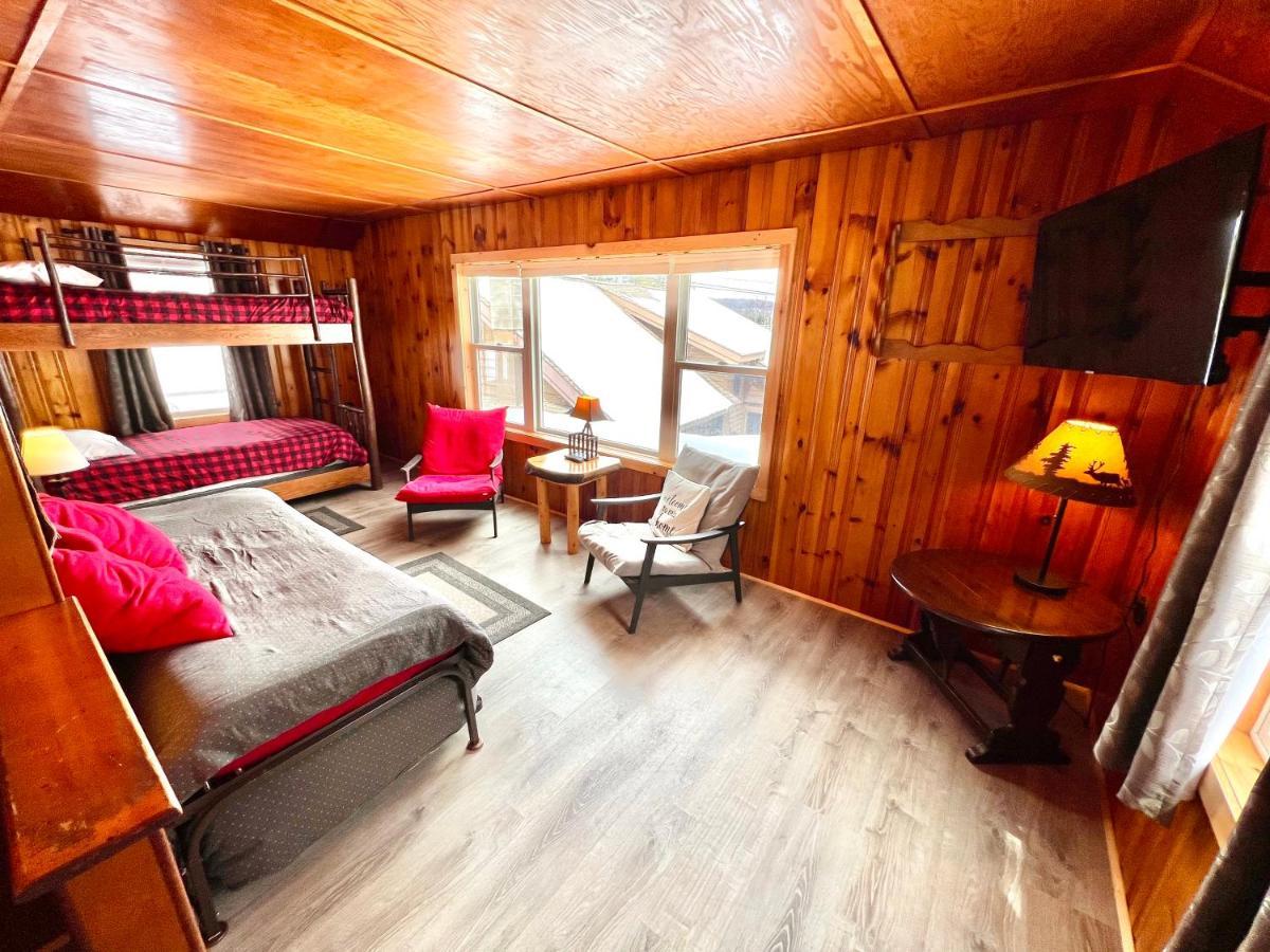 ホテルAdirondack Lake Cabins Indian Lake エクステリア 写真