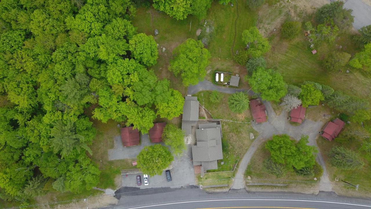 ホテルAdirondack Lake Cabins Indian Lake エクステリア 写真